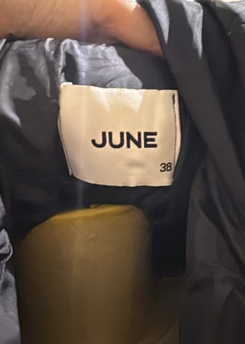 Siyah Parlak Kadın Midi Kışlık Mont - Görsel 6