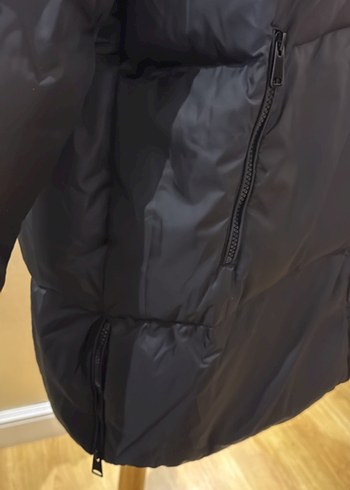 Siyah Parlak Kadın Midi Kışlık Mont - Görsel 4