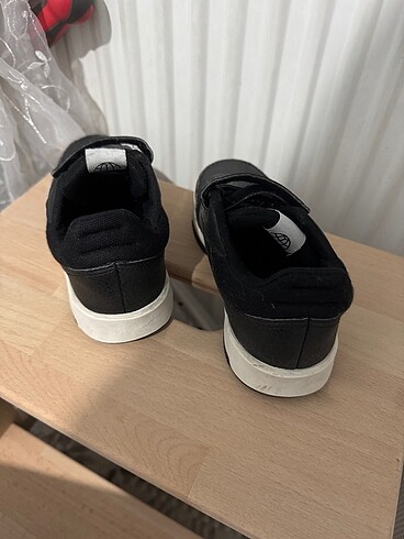 30 Beden Adidas Siyah Spor Ayakkabi