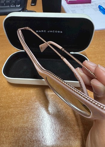 Marc Jacobs Pembe Parlak Kadın Gözlüğü - Görsel 3