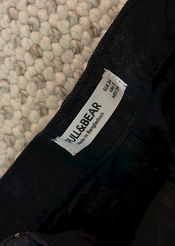 Pull and Bear Siyah Bol Kesim Mini Kot Şort
