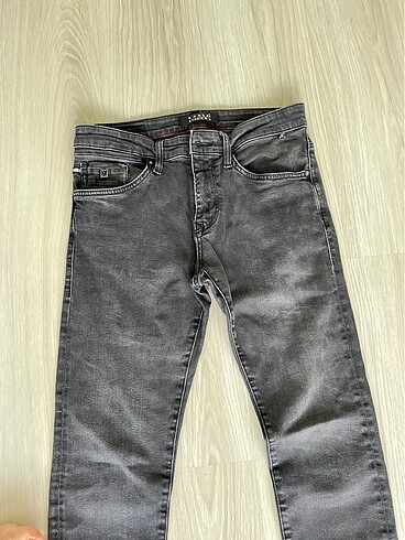 Mavi Jeans Erkek kot pantolon boy102 cm bel 41 cm