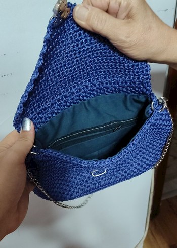  Beden Zincir Detaylı Mavi Örgü Kadın Çanta
