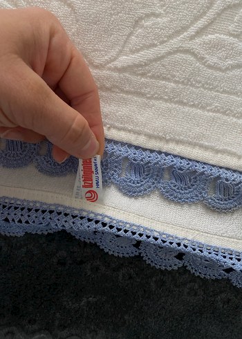Beden beyaz Renk Nakışlı Beyaz Havlu Gri Dantel Detaylı