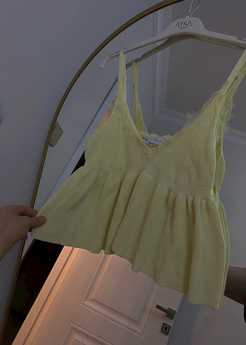 Zara Sarı V Yaka Fırfırlı Örgü Kadın Atlet
