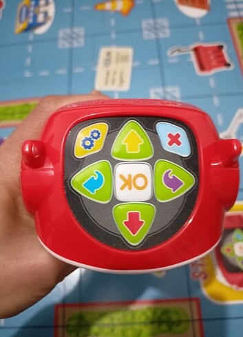 Clementoni Doc eğitici konuşan robot