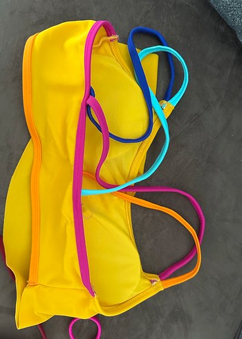 15-16 Yaş Beden Renkli Askılı Sarı Kız Bikini Üstü