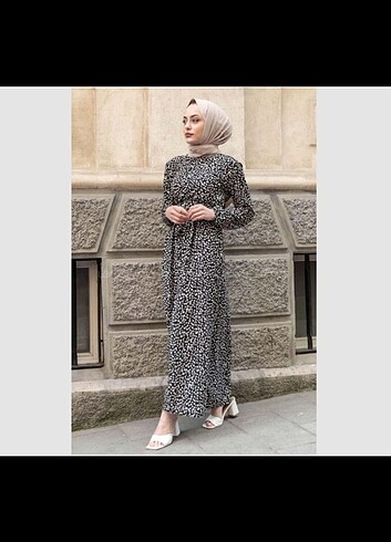 Çiçekli tesettür elbise - Görsel 7