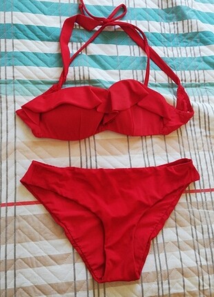 Kırmızı bikini