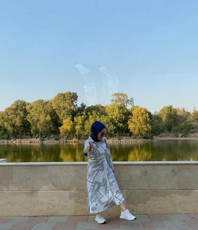 Mavi Batik Desenli Uzun Salaş Elbise - Görsel 2