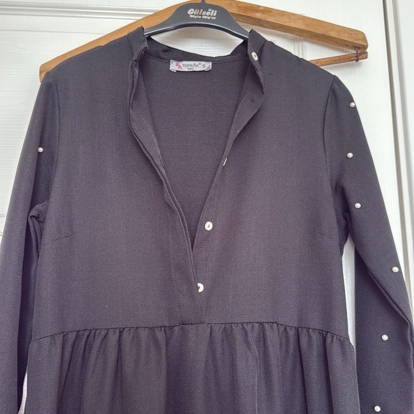 Düğmeli Siyah Uzun Akrilik Elbise - Görsel 2