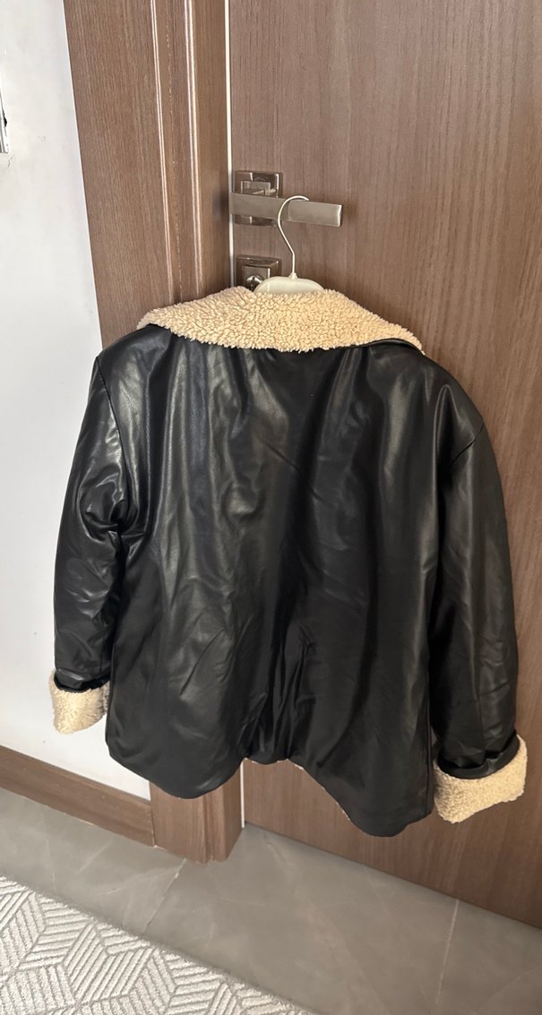 Siyah Deri Tüylü  Ceket - Görsel 2