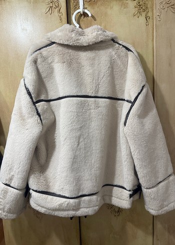 Kadın Beyaz Kısa Peluş Kaban - Görsel 6