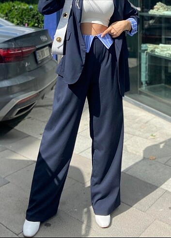 Bel Yaka Detaylı Lastikli Bol Paça Pantolon - Görsel 3