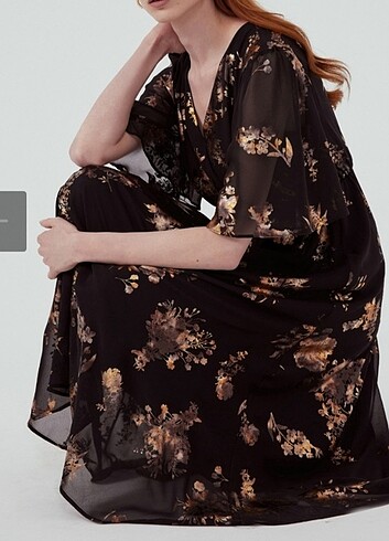 Siyah, desenli şifon elbise - Görsel 9