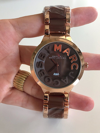 Accessorize Mc saat