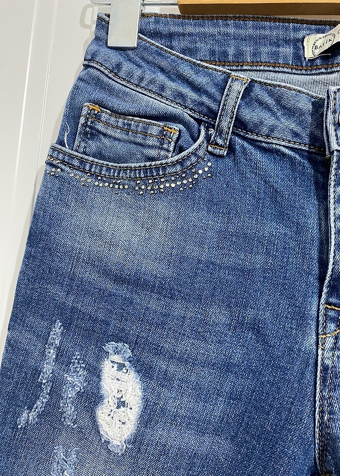 Yırtık Detaylı Jean Pantolon - Görsel 5