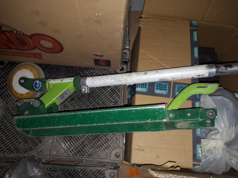 Yeşil ve Gri Çocuk Scooterı Katlanabilir - Görsel 2