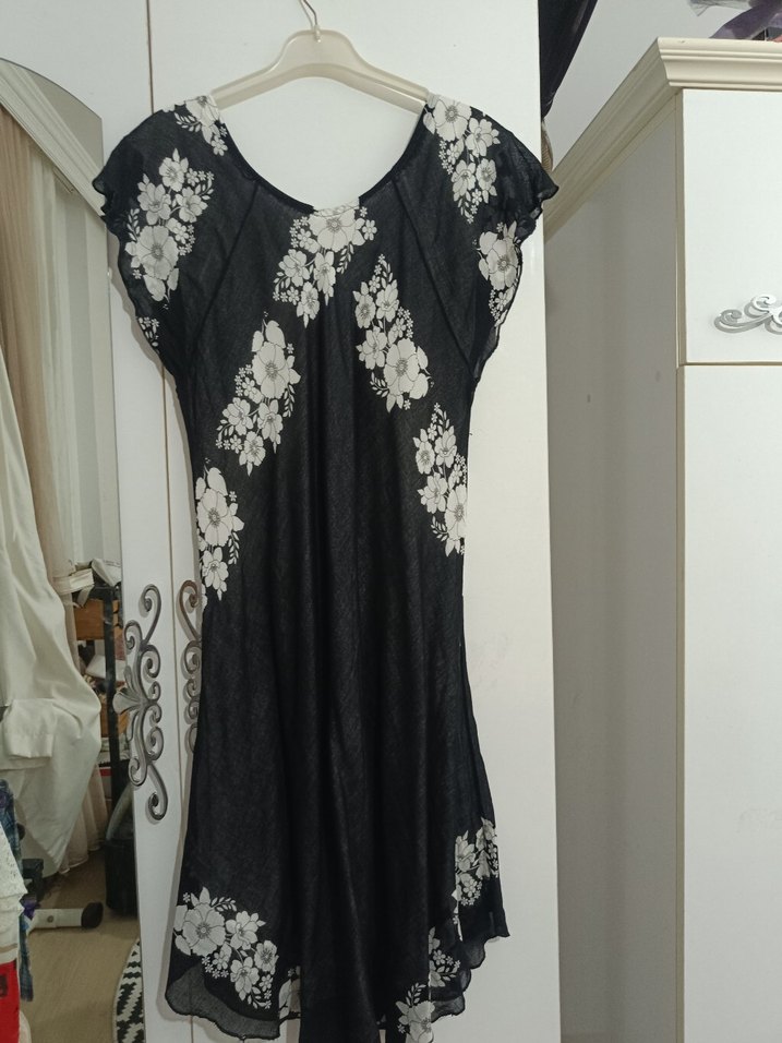 Siyah V yaka midi Elbise - Görsel 3