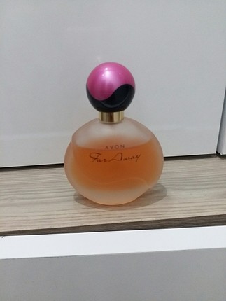 Avon parfüm.