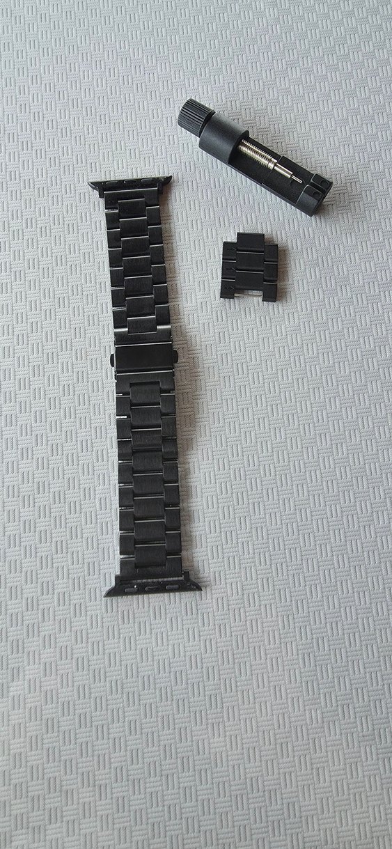 Siyah apple watch titanyum kordon - Görsel 3