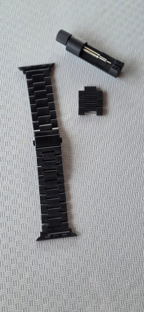 Siyah apple watch titanyum kordon - Görsel 2