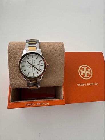 Tory Burch saat