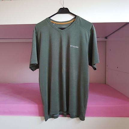 COLUMBIA TSHIRT