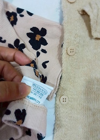 2 Yaş Beden Kız Bebek Triko Hırka ve Çiçekli Tayt Takımı