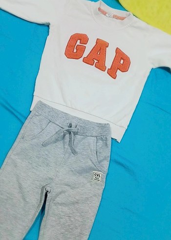 GAP Baskılı Erkek Çocuk Gri Eşofman Takımı