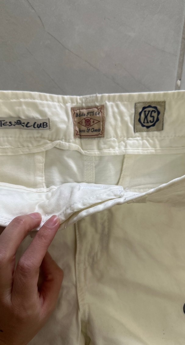 Düğmeli Beyaz Mini Şort - Görsel 2