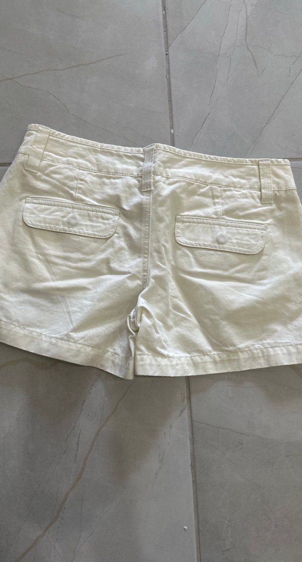 Düğmeli Beyaz Mini Şort - Görsel 4