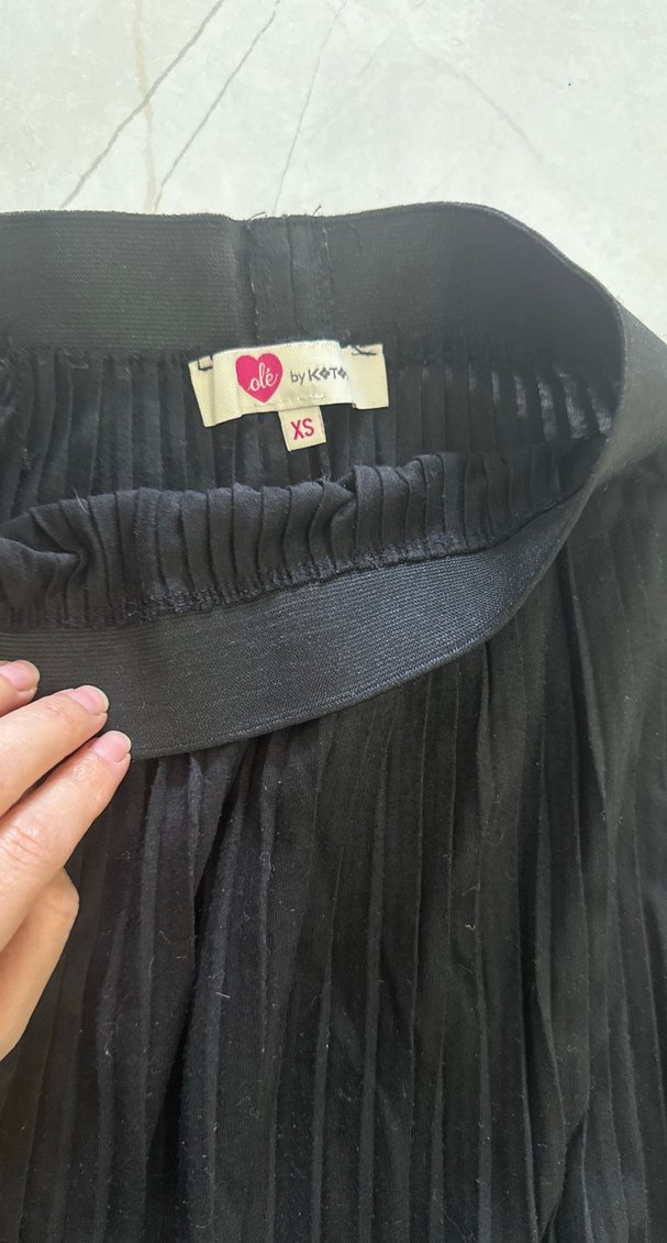 Siyah Pilili Uzun Kadın Etek - Görsel 2