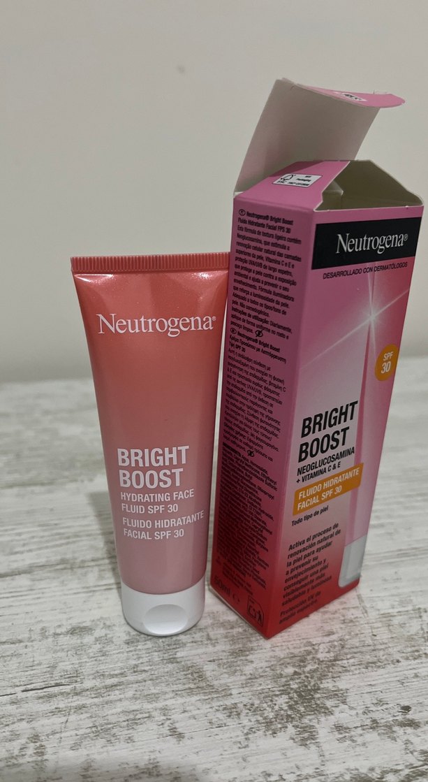 Neutrogena Bright Boost SPF 30 BB Krem Açık Bej - Görsel 3