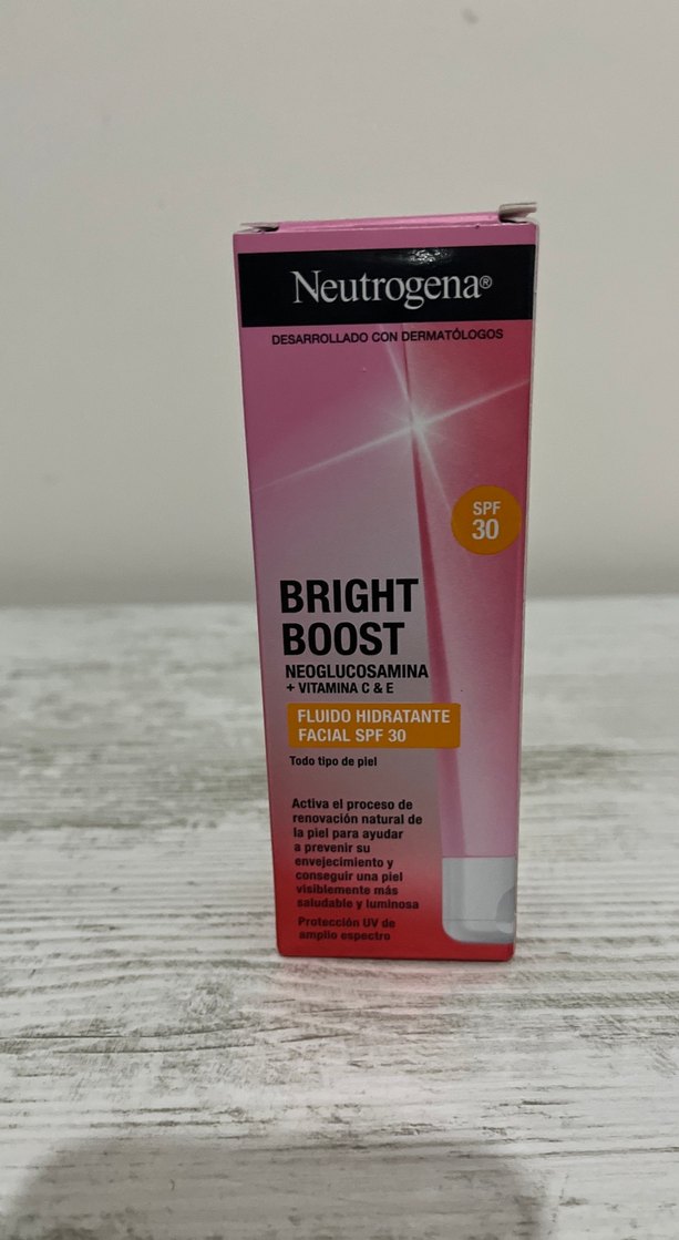 Neutrogena Bright Boost SPF 30 BB Krem Açık Bej - Görsel 2