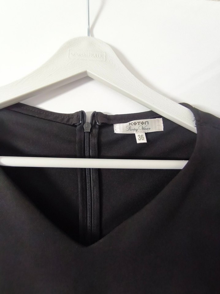 Siyah Parlak V Yaka Midi Elbise - Görsel 4