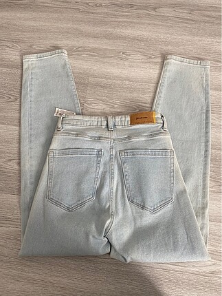 34 Beden mavi Renk Stradivarius mom fit jean