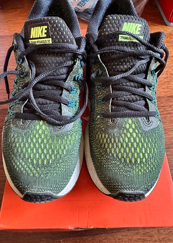 40 Beden Nike Air Zoom Pegasus 32 kadin kosu ayakkabisi