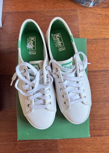 Beyaz Keds Bağcıklı Spor Ayakkabı