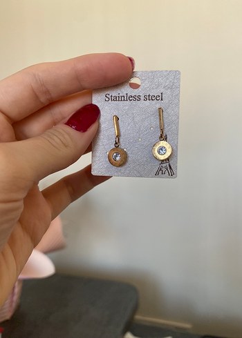 Beden altın Renk Bvlgari model rose küpe