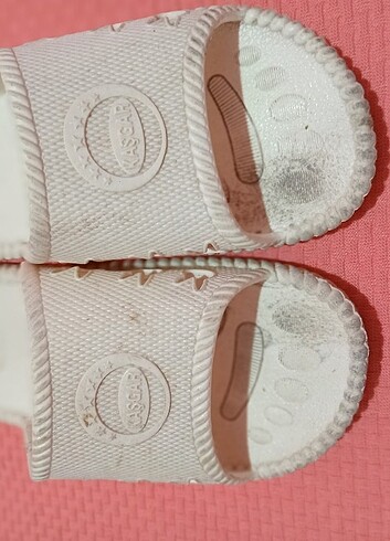 28 Beden beyaz Renk Cocuk terliği 30 tl