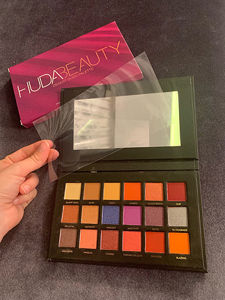 Huda Beauty HUDA BEAUTY DESERT DUSK PALETTE MUADİLİ-SIFIR