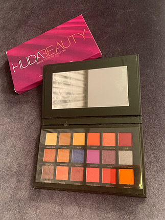  Beden Renk HUDA BEAUTY DESERT DUSK PALETTE MUADİLİ-SIFIR