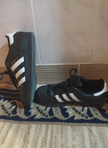 Adidas superstar spor ayakkabı