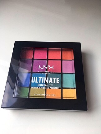 Nyx Ultimate Shadow Brights Palette