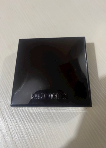 Laura mercier pudra - Görsel 3