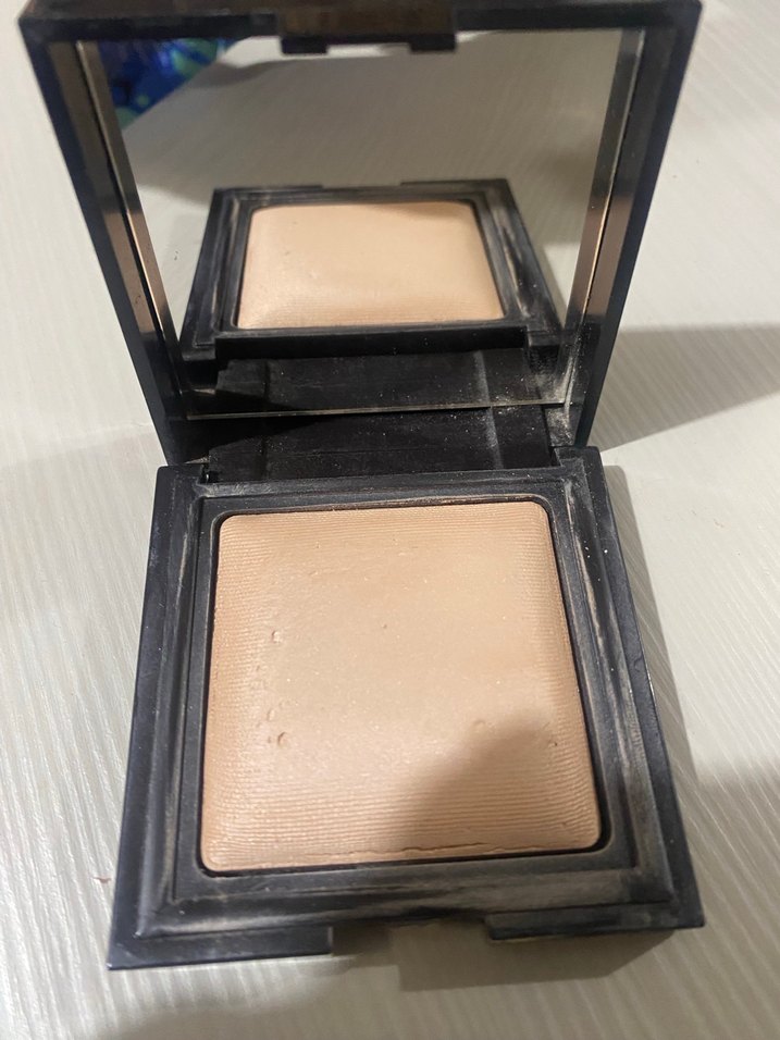 Laura mercier pudra - Görsel 2