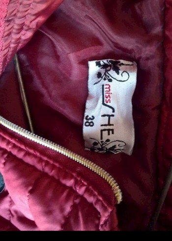 Bordo Düğmeli Uzun Kadın Kışlık Mont - Görsel 3