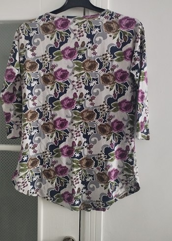 Çiçek Desenli Düğmeli Kadın Bluz - Görsel 2