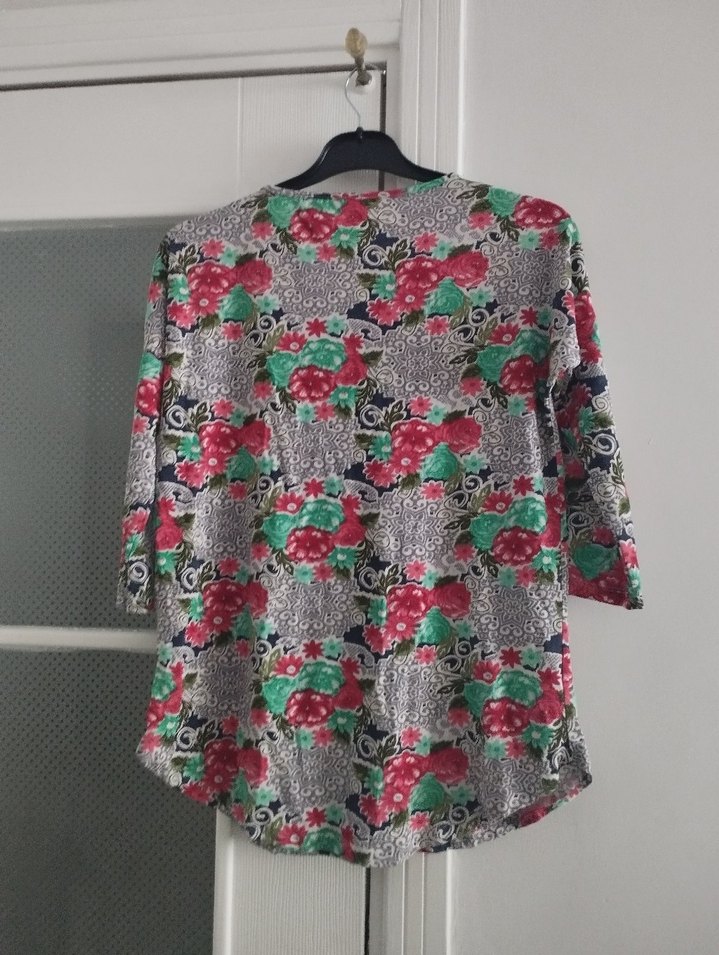 Çiçek Desenli Uzun Kollu Triko Bluz - Görsel 2